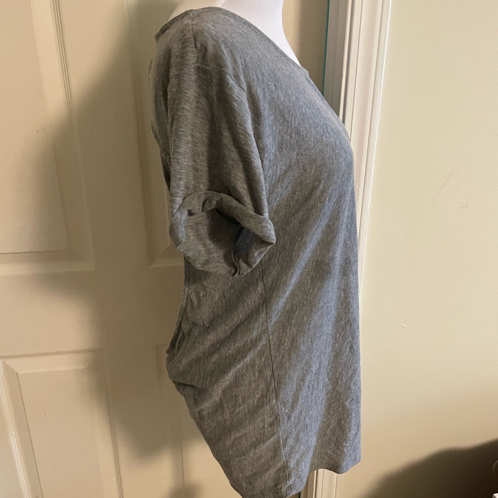 Very cool RVCA open back t-shirt - Picture 5 of 12